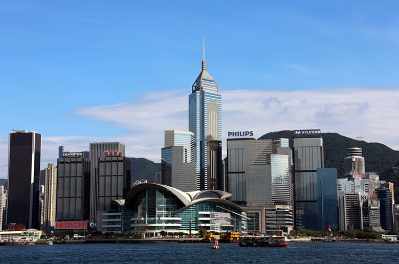 图为香港维多利亚港，新华社图片